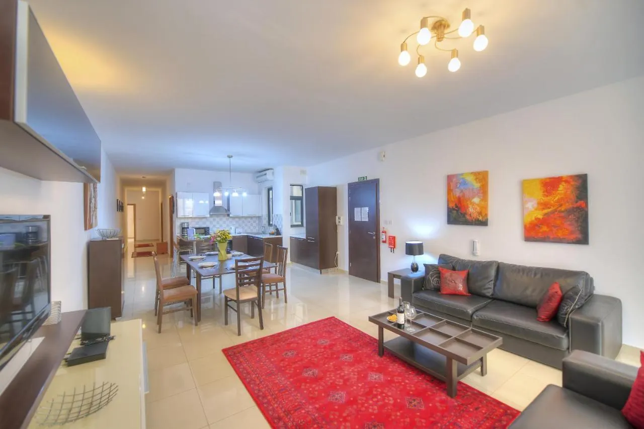 Large 3 Bedrooms Steps Away From Balluta Bay Bcam2-1 Sliema 0*,  Malte