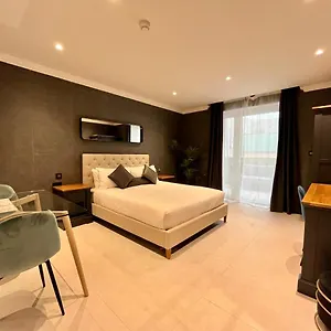 Sliema Studios Apartahotel