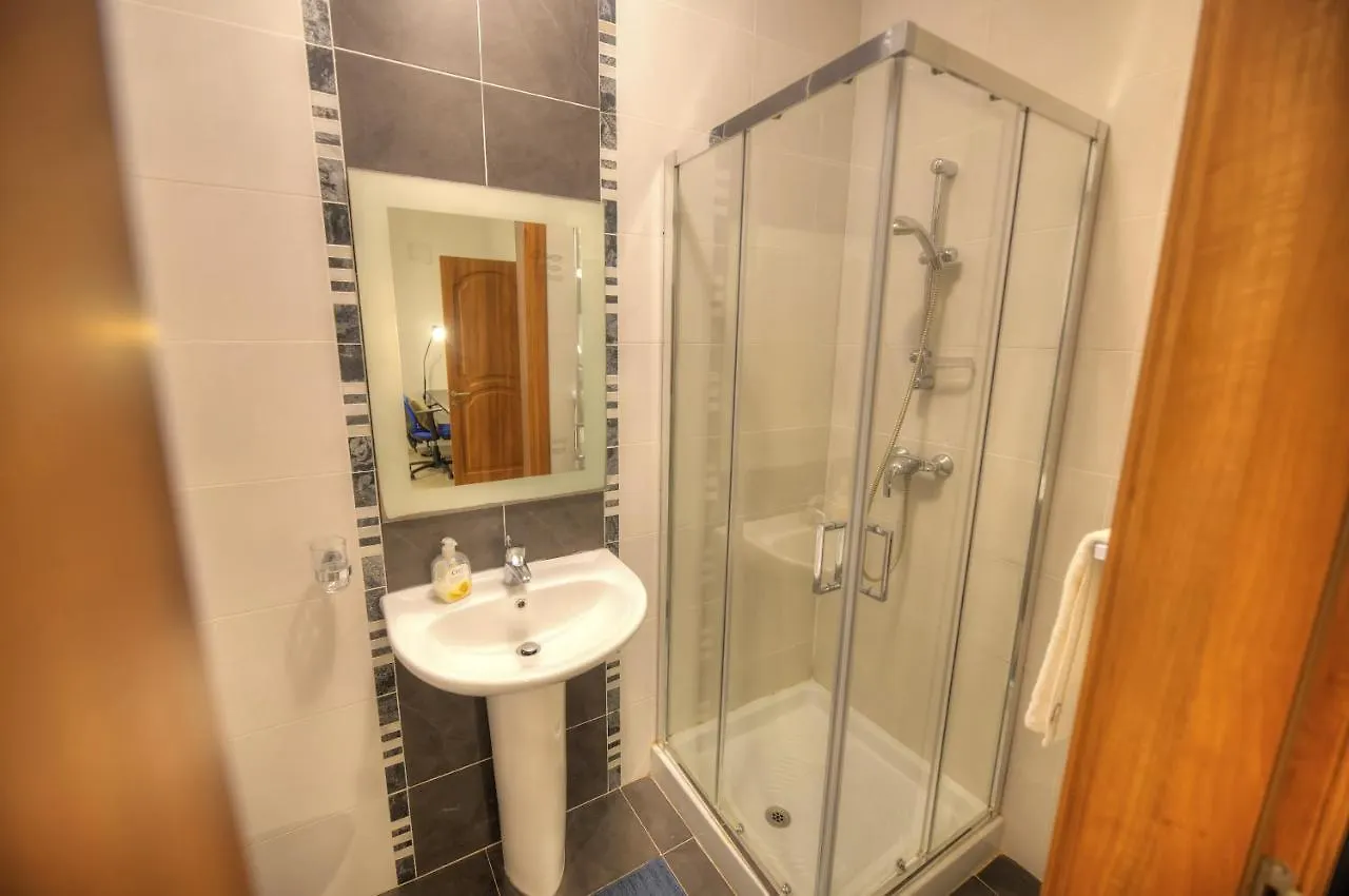 Apartment Large 3 Bedrooms Steps Away From Balluta Bay Bcam2-1 Sliema