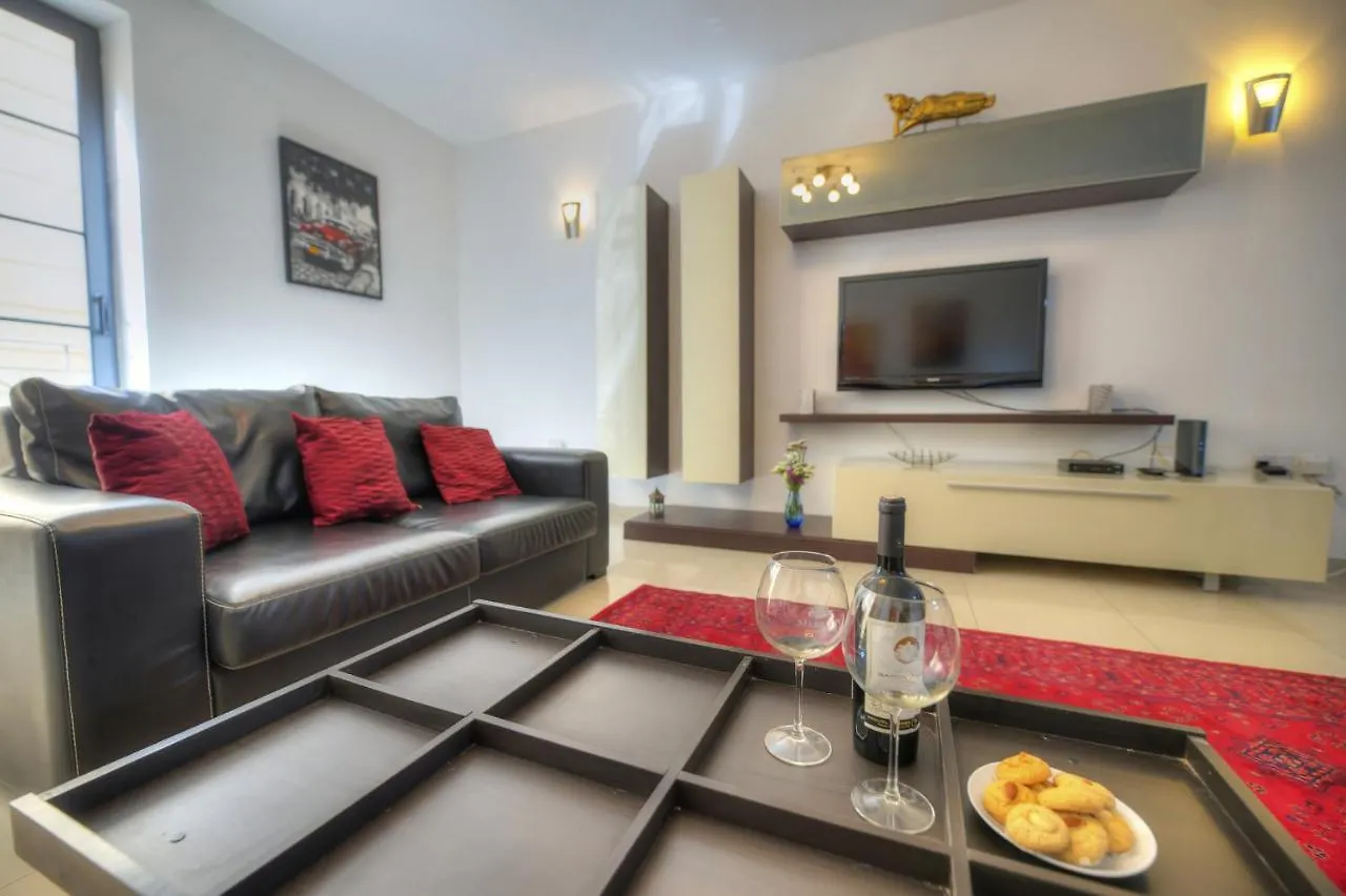 Large 3 Bedrooms Steps Away From Balluta Bay Bcam2-1 Sliema Malta